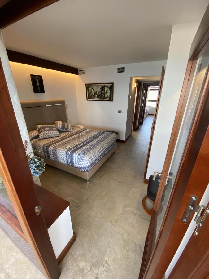 Exclusive Beachfront Apartment Torremolinos - Pool - Paddle - Tenis - Wifi - Central Aircon Exterior foto